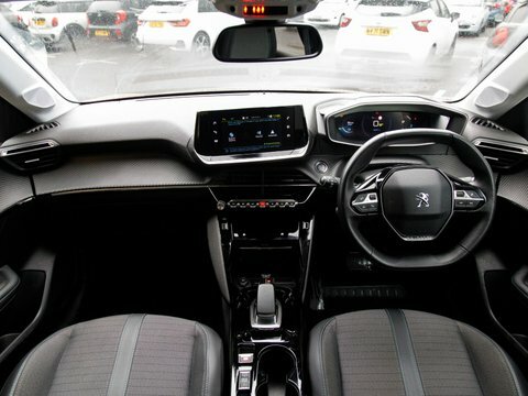 Peugeot 208 Allure Red #3