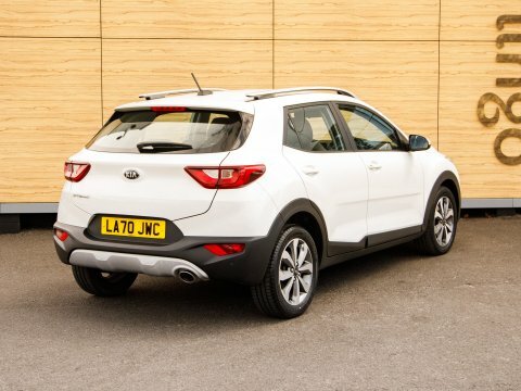 Kia Stonic Suv White #2