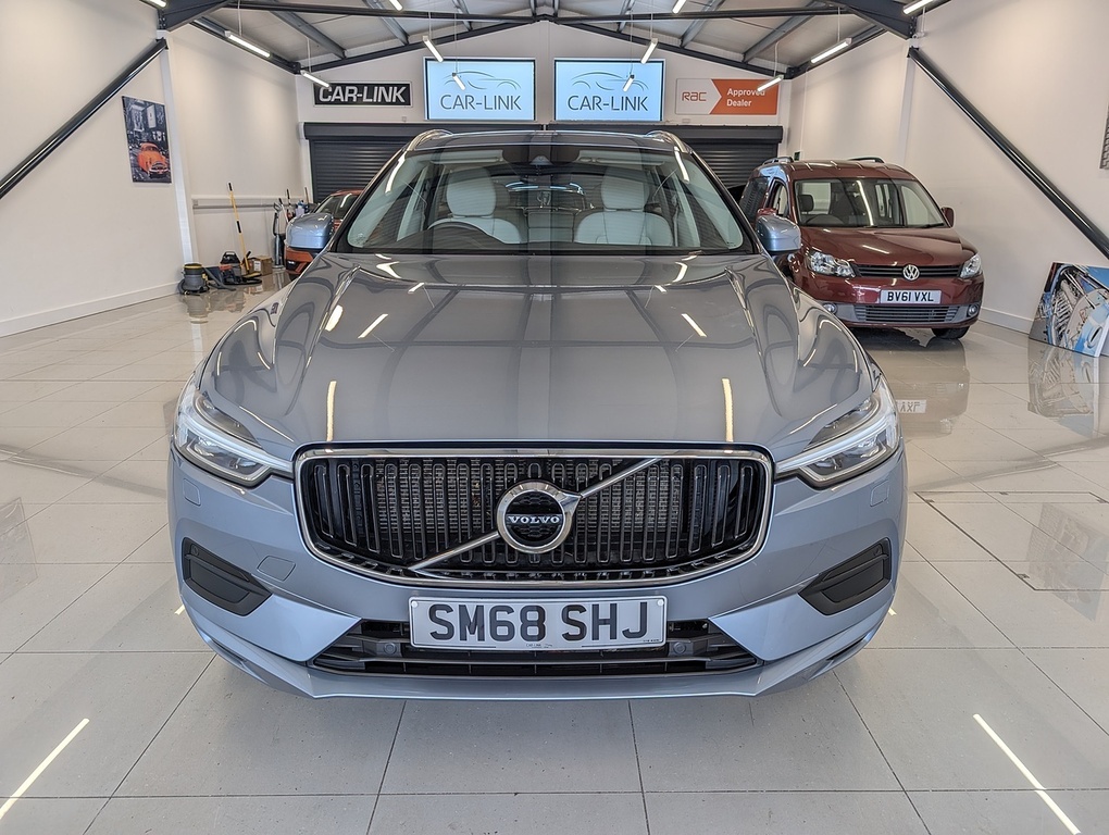Volvo XC60 T5 Momentum Blue #4