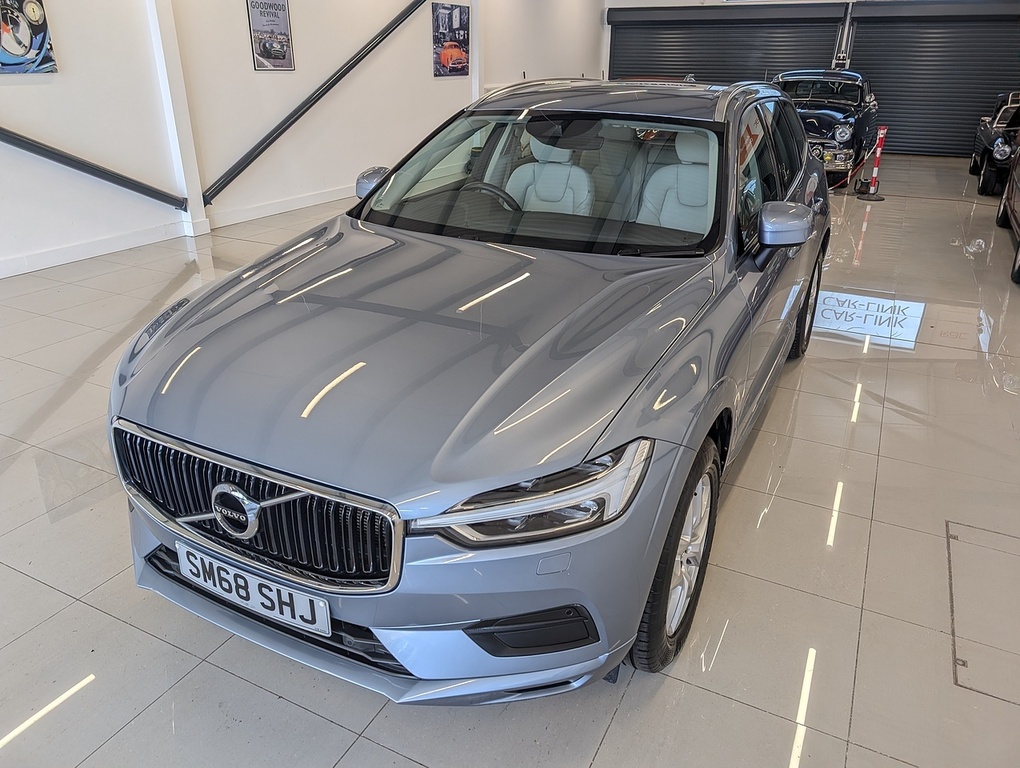 Volvo XC60 T5 Momentum Blue #2