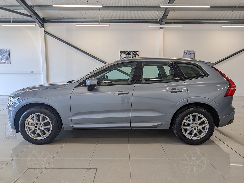 Volvo XC60 T5 Momentum Blue #3
