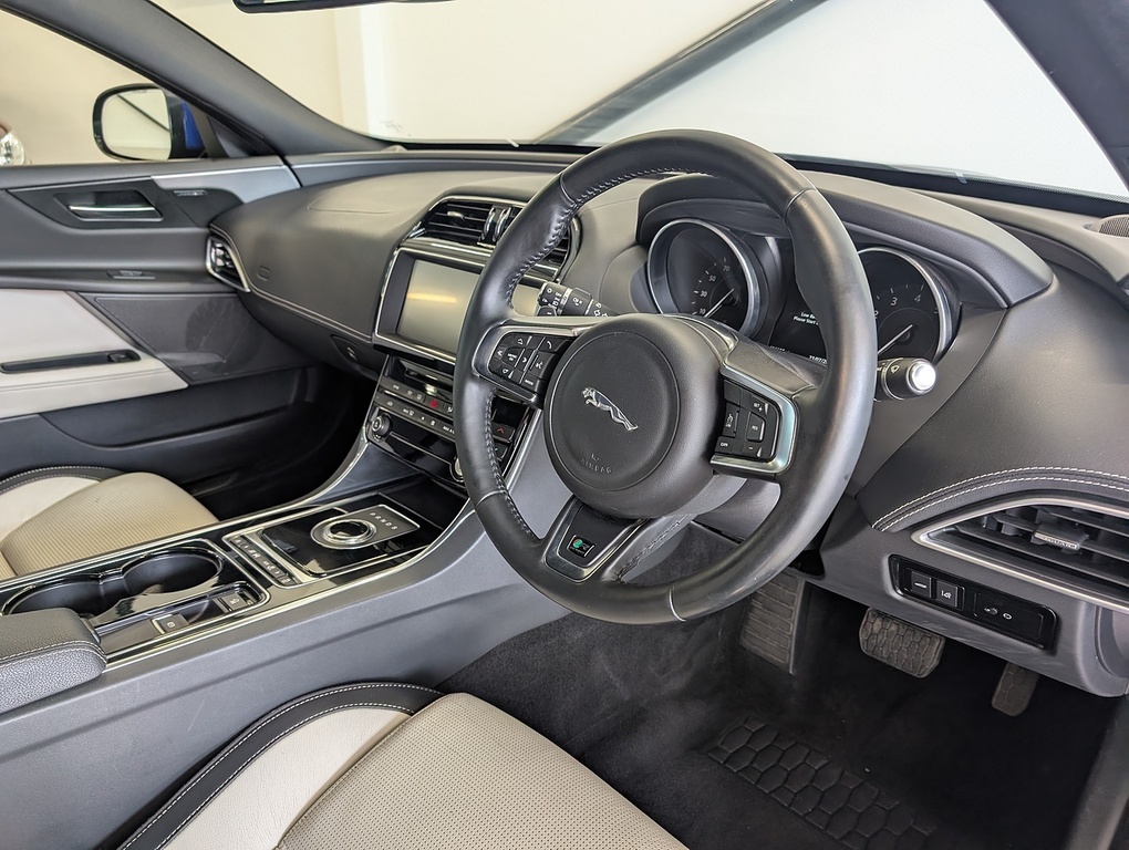 Jaguar XE Gtdi R-sport Blue #4