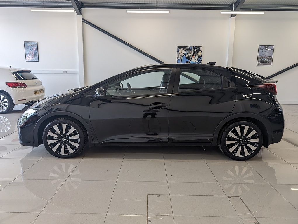 Honda Civic I-vtec Se Plus Black #3