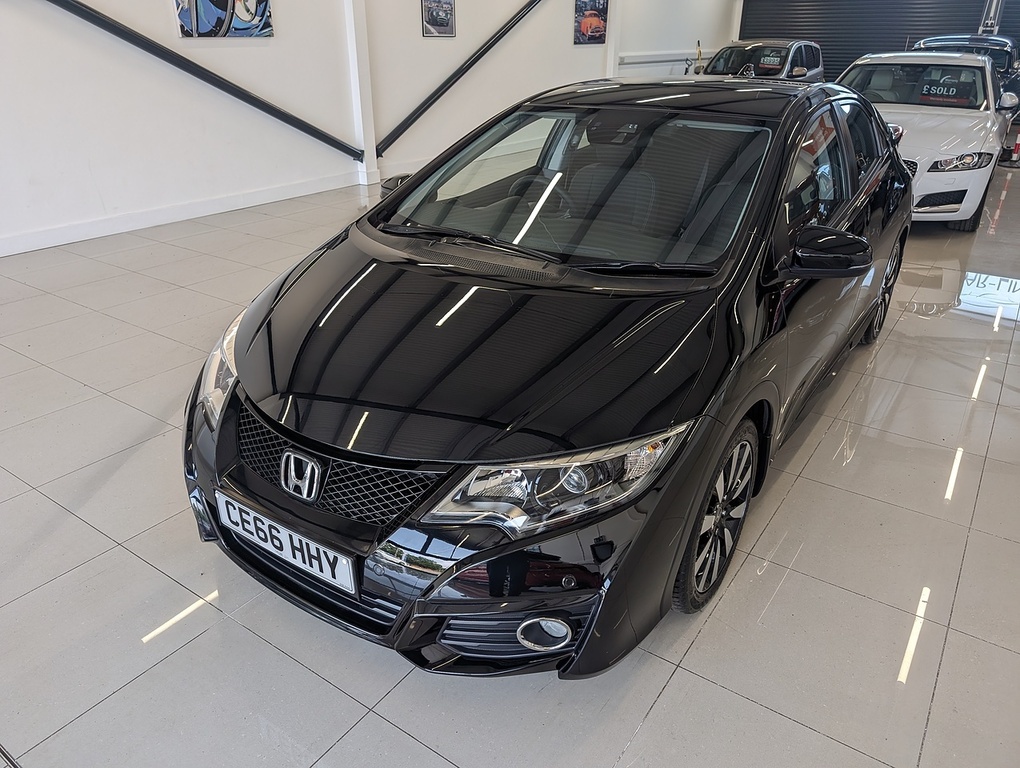 Honda Civic I-vtec Se Plus Black #2