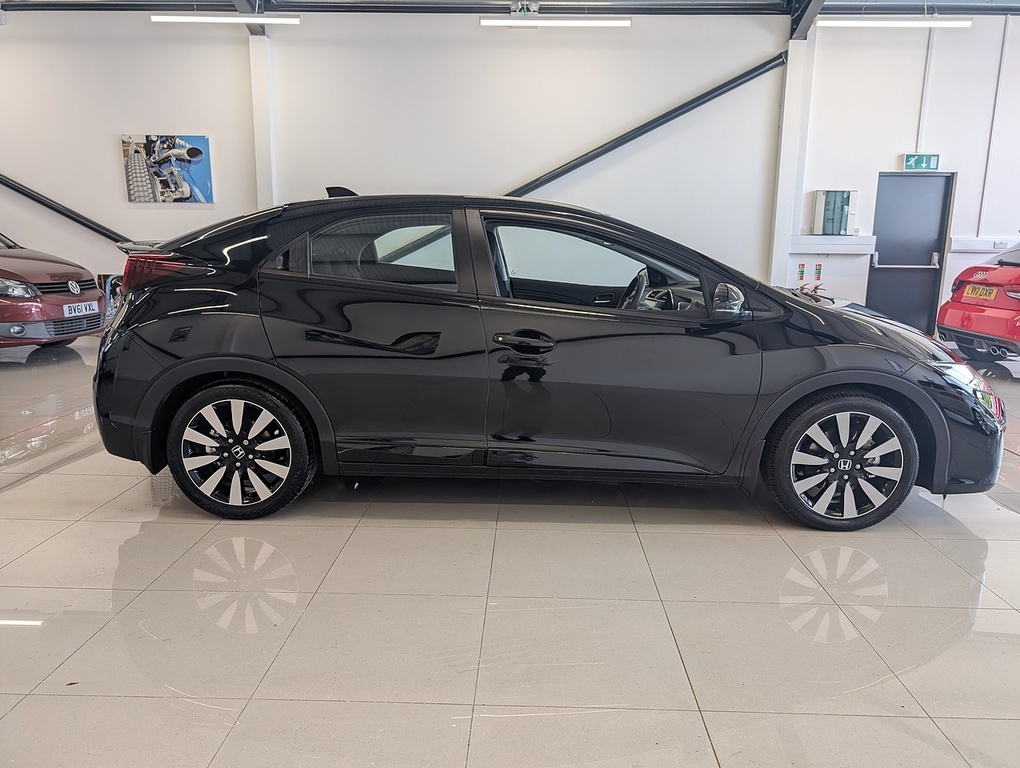 Honda Civic I-vtec Se Plus Black #6
