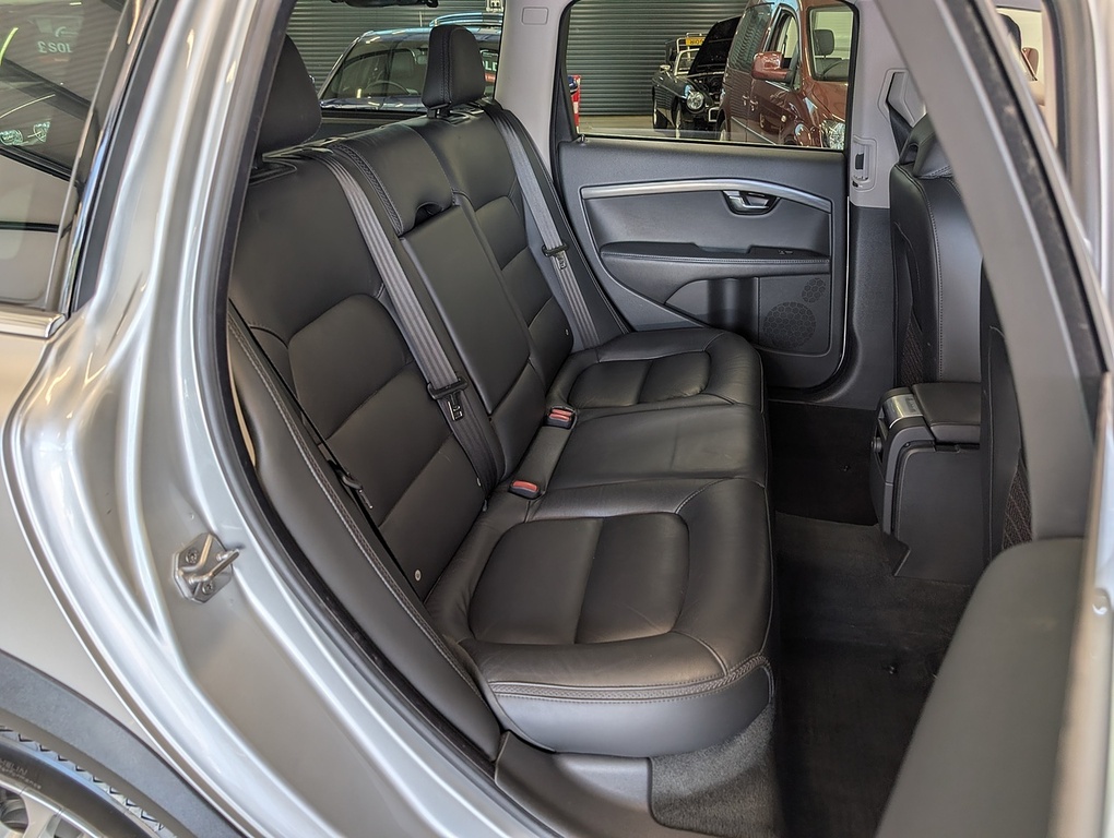 Volvo XC70 2.4 D5 Se Lux Awd 220 Bhp Brown #12