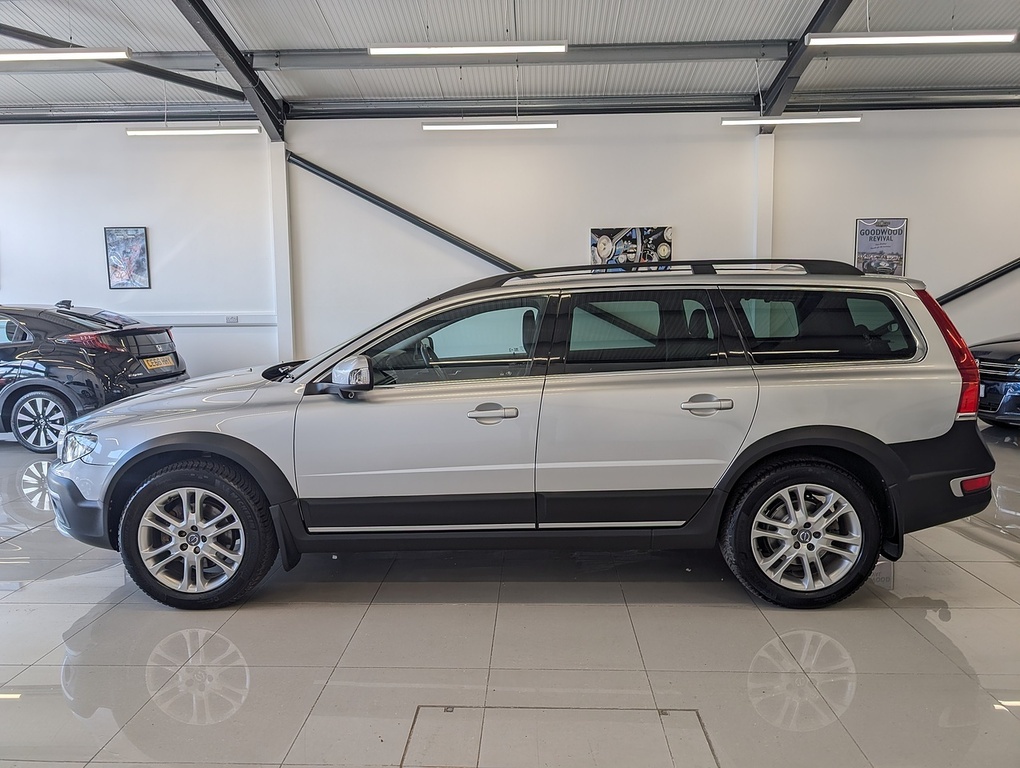 Volvo XC70 D5 Se Lux Silver #3