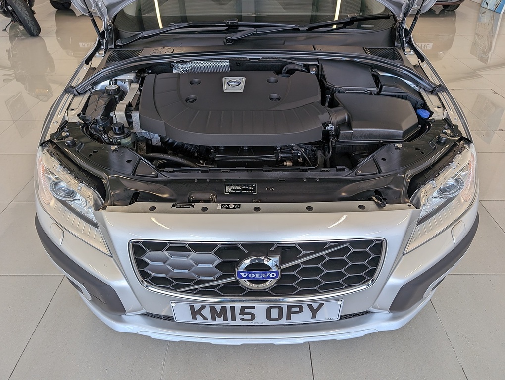 Volvo XC70 D5 Se Lux Silver #5