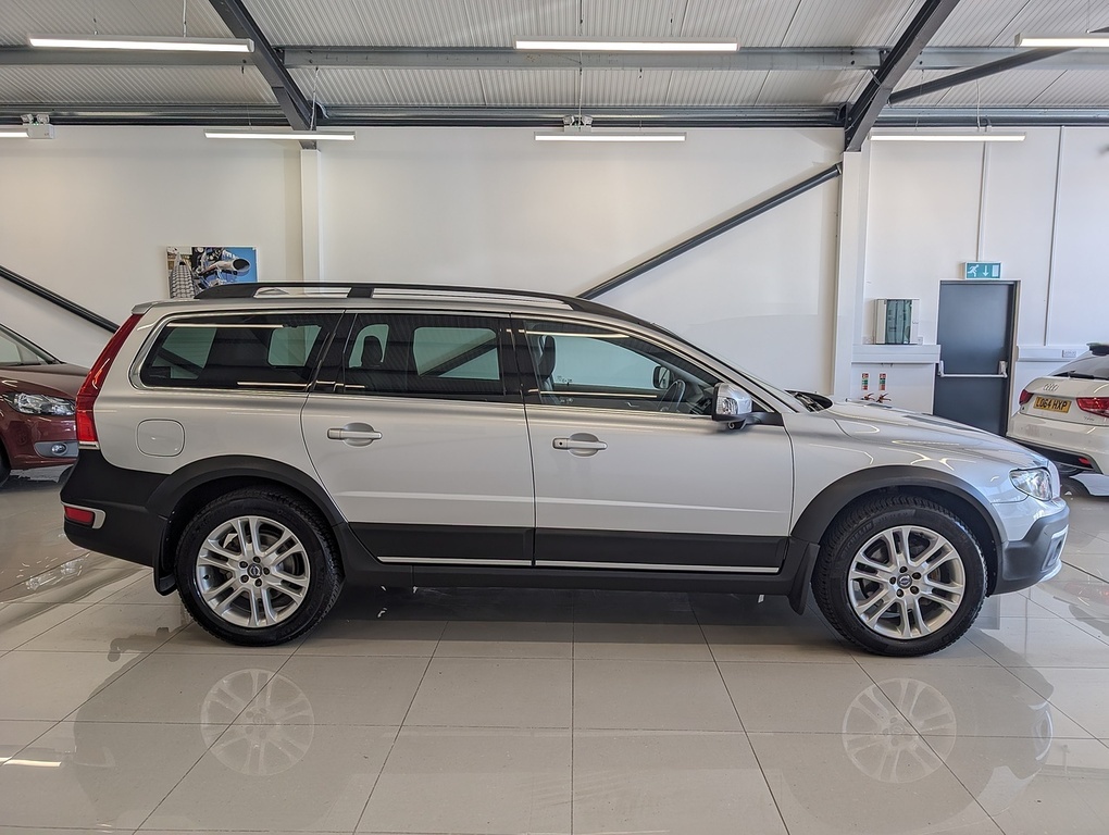 Volvo XC70 D5 Se Lux Silver #6