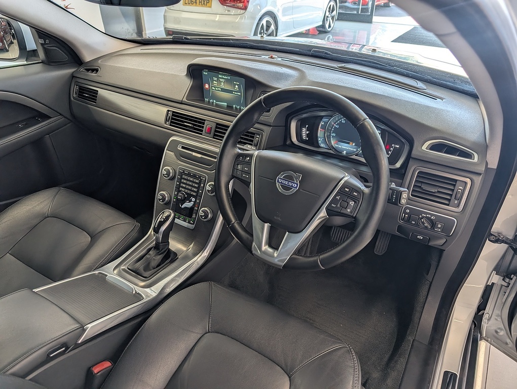 Volvo XC70 2.4 D5 Se Lux Awd 220 Bhp Brown #9