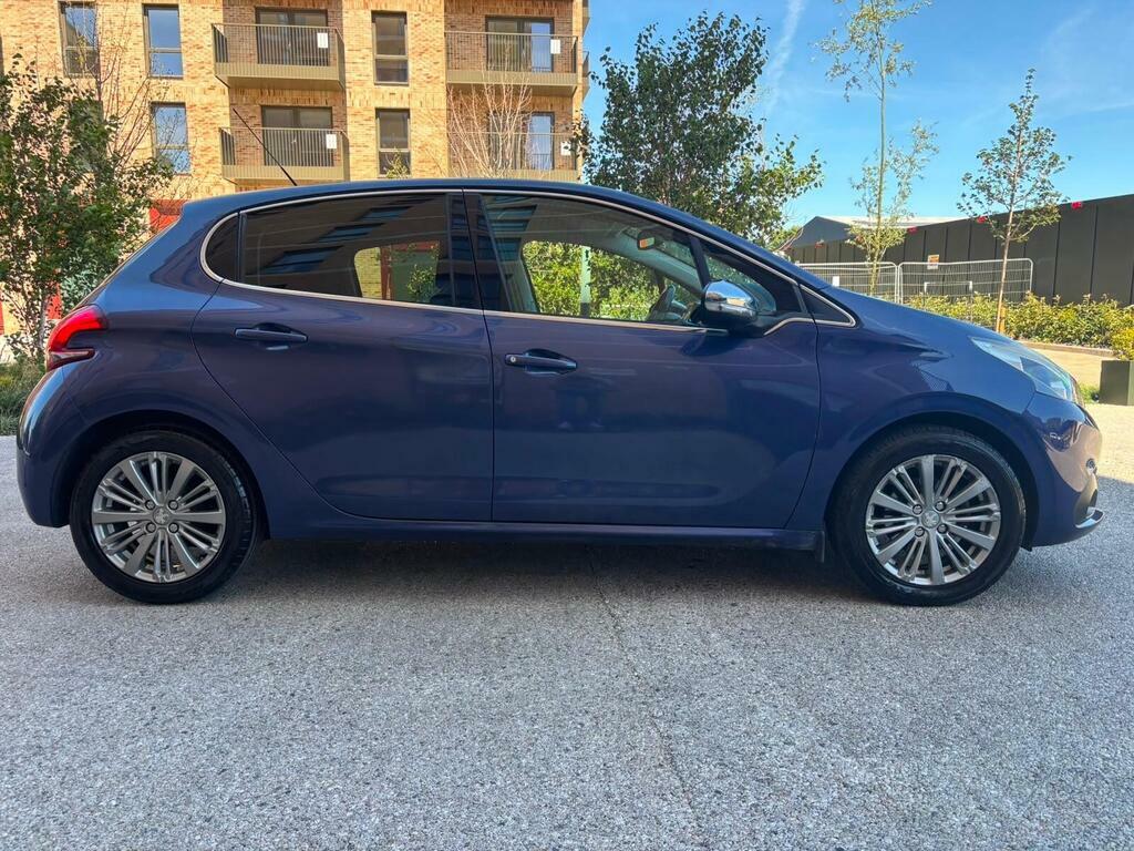 Peugeot 208 1.6 Bluehdi 100 Gt Line Red #22