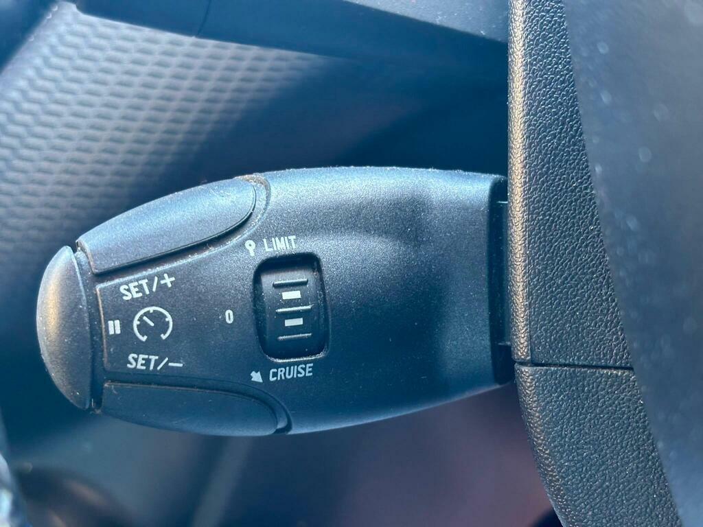 Peugeot 208 1.6 Bluehdi 100 Gt Line Red #36