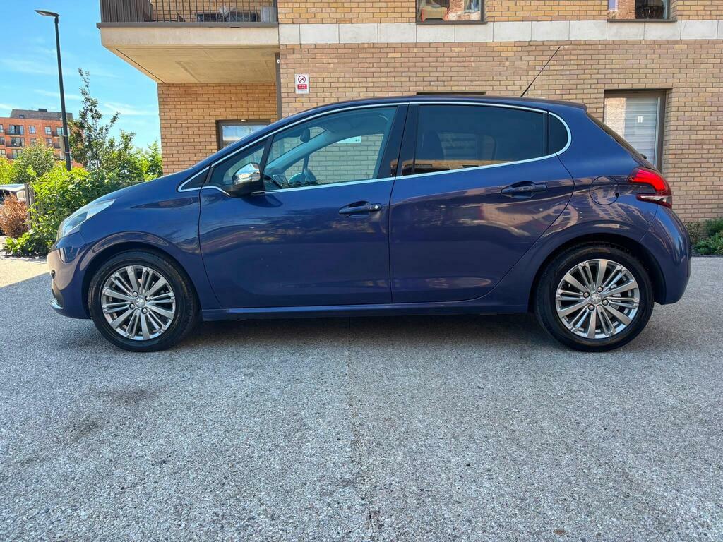 Peugeot 208 1.6 Bluehdi 100 Gt Line Red #19