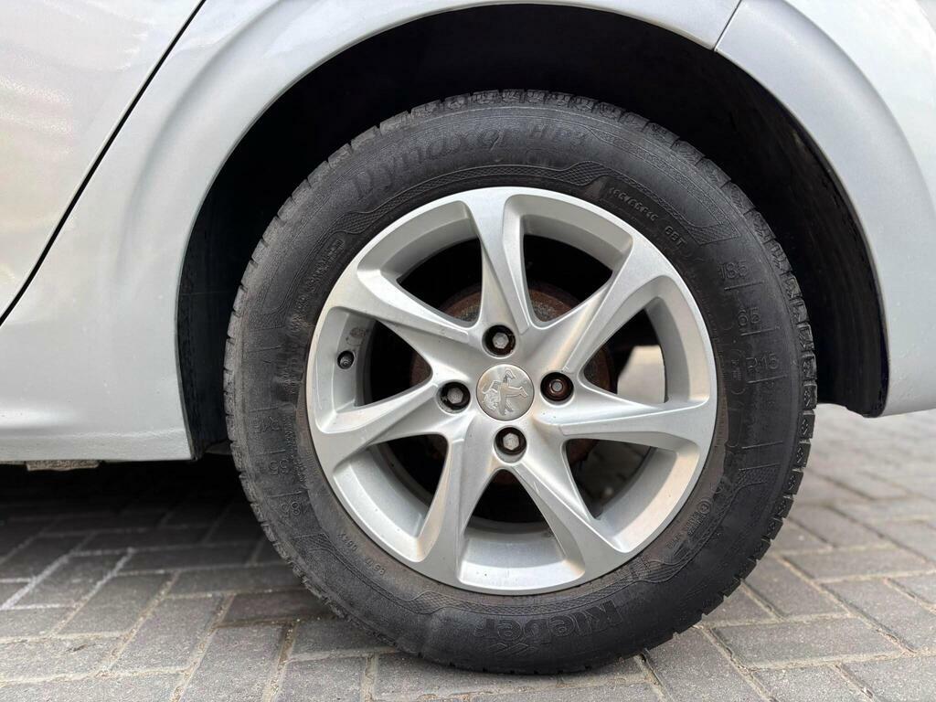 Peugeot 208 1.2 Active 82 Bhp Grey #46