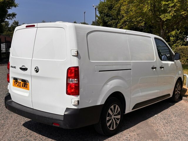 Vauxhall Vivaro Manual White #6