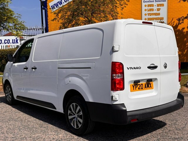 Vauxhall Vivaro Manual White #5