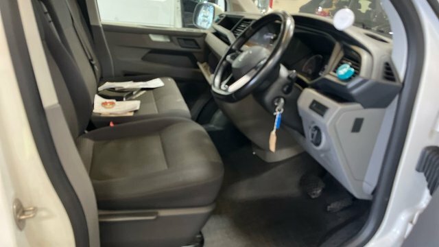 Volkswagen Transporter Automatic White #4