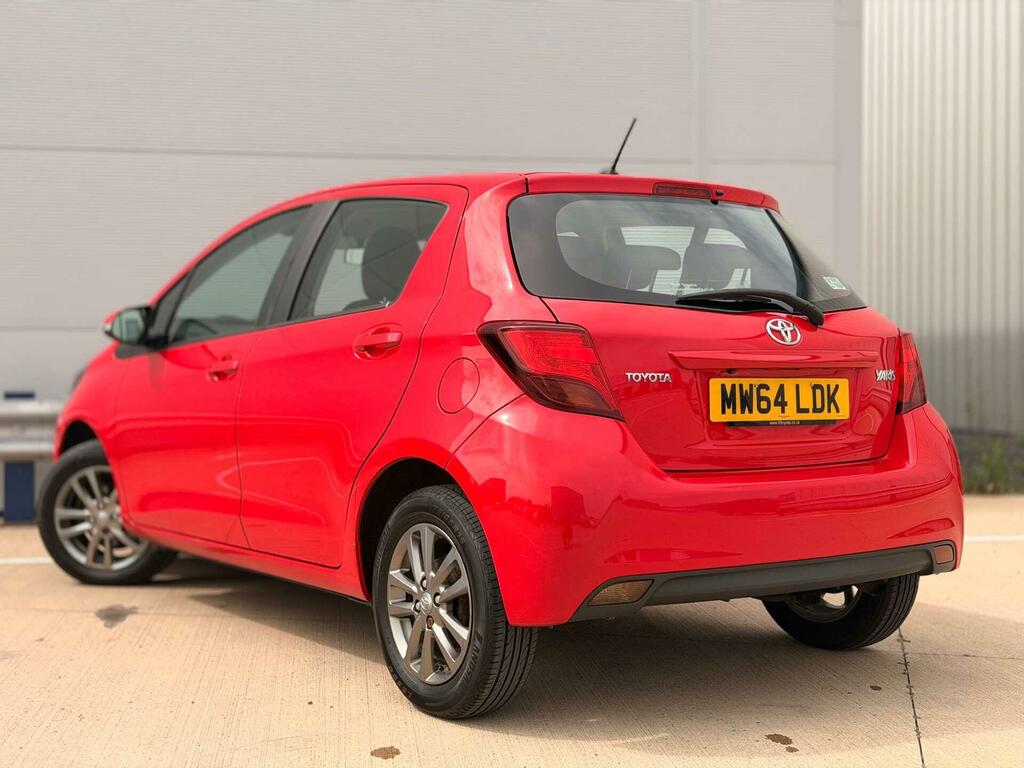 Toyota Yaris Icon Red #6