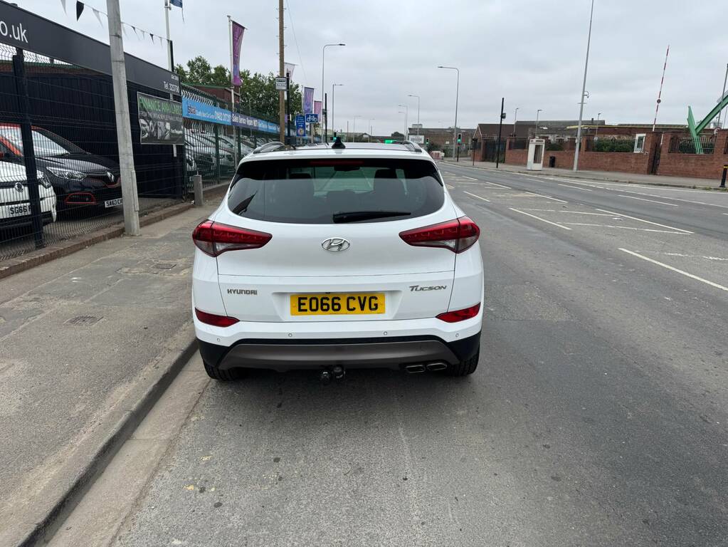 Hyundai Tucson 2.0 Crdi Blue Drive Premium Se E066CVG White #4