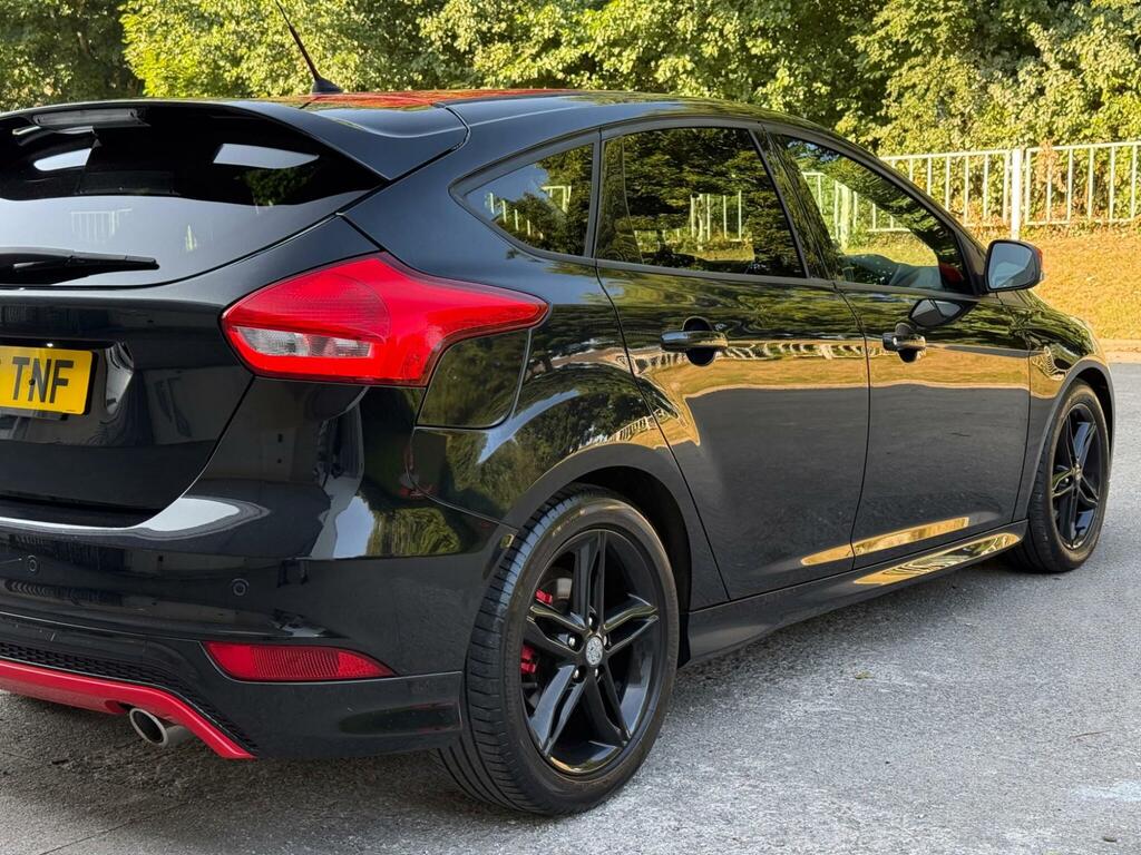 Ford Focus 1.0T Ecoboost Titanium Red #17