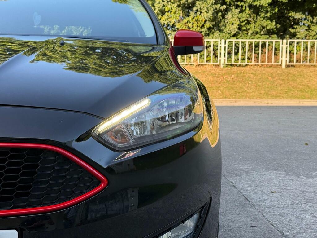 Ford Focus 1.0T Ecoboost Titanium Red #14