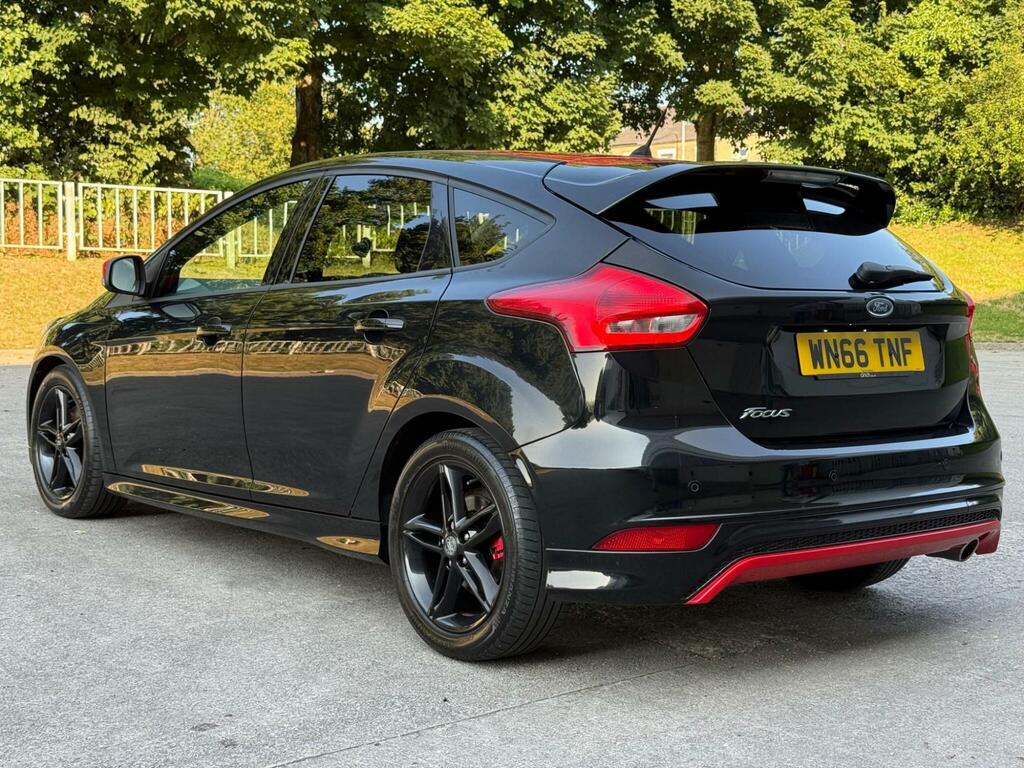 Ford Focus 1.0T Ecoboost Titanium Red #16