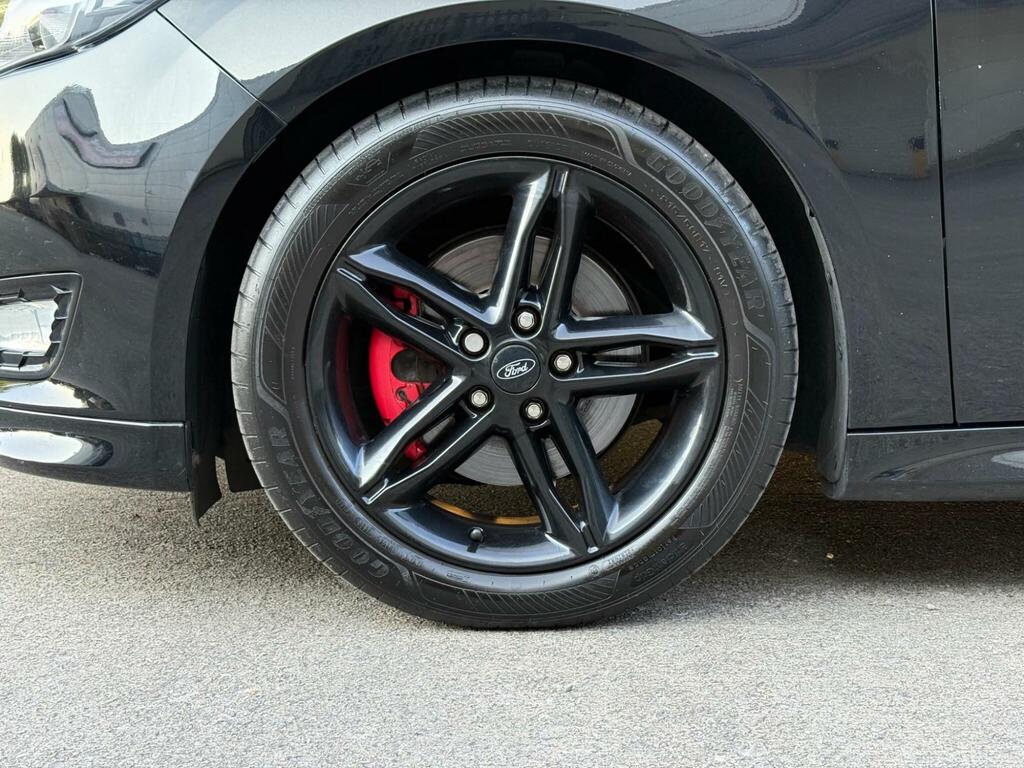 Ford Focus 1.0T Ecoboost Titanium Red #31