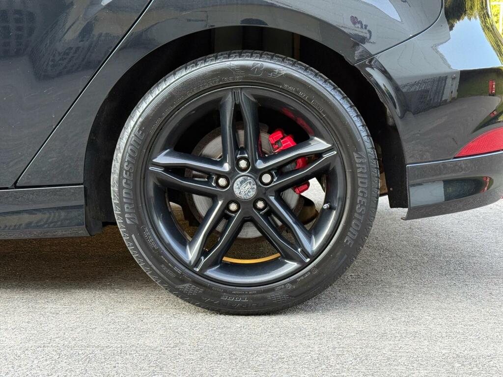 Ford Focus 1.0T Ecoboost Titanium Red #34