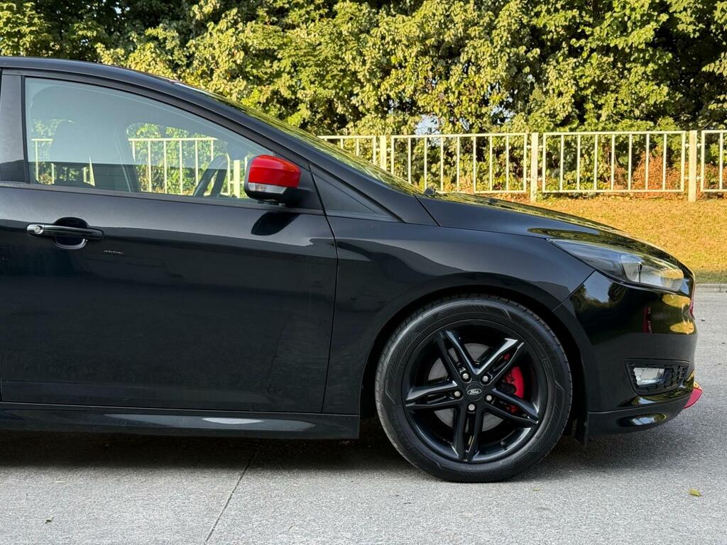 Ford Focus 1.0T Ecoboost Titanium Red #28