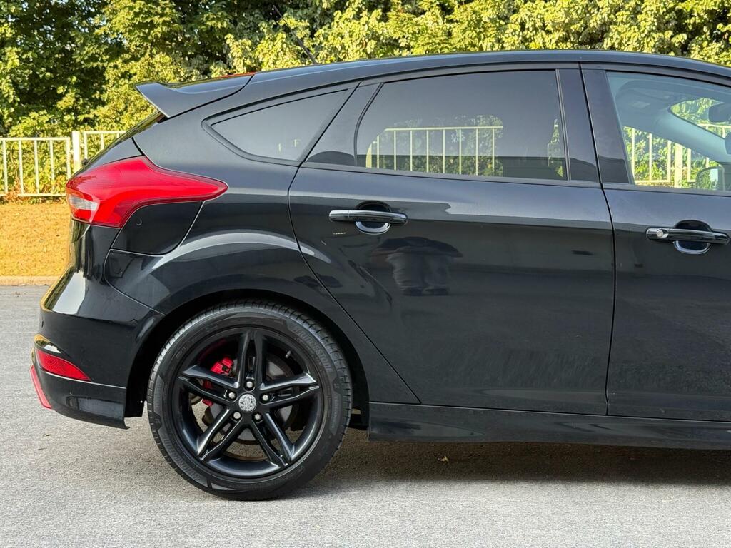 Ford Focus 1.0T Ecoboost Titanium Red #29