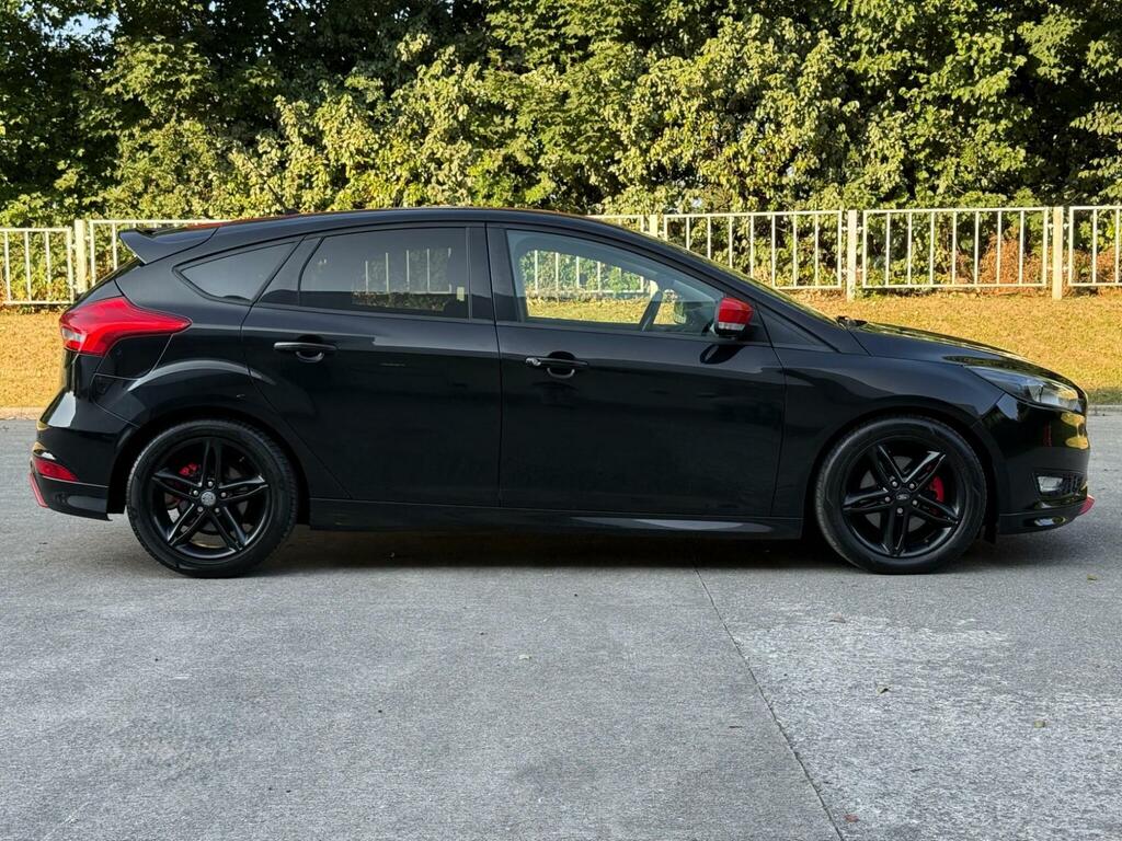 Ford Focus 1.0T Ecoboost Titanium Red #25