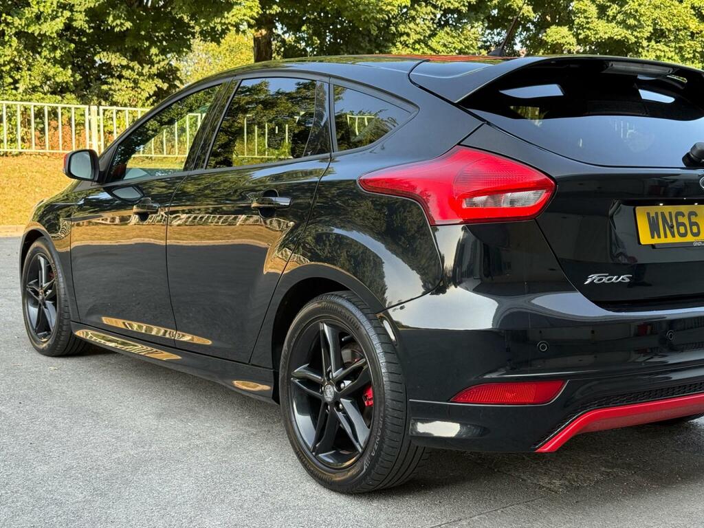 Ford Focus 1.0T Ecoboost Titanium Red #18