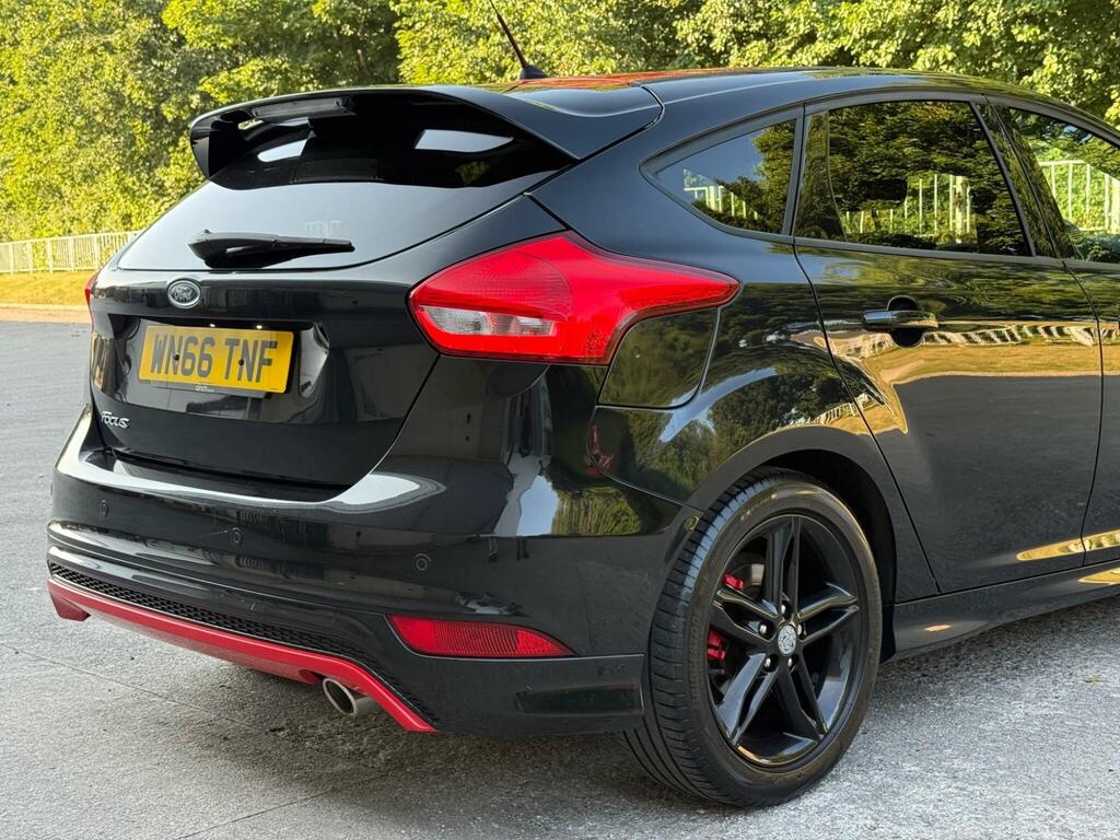Ford Focus 1.0T Ecoboost Titanium Red #21