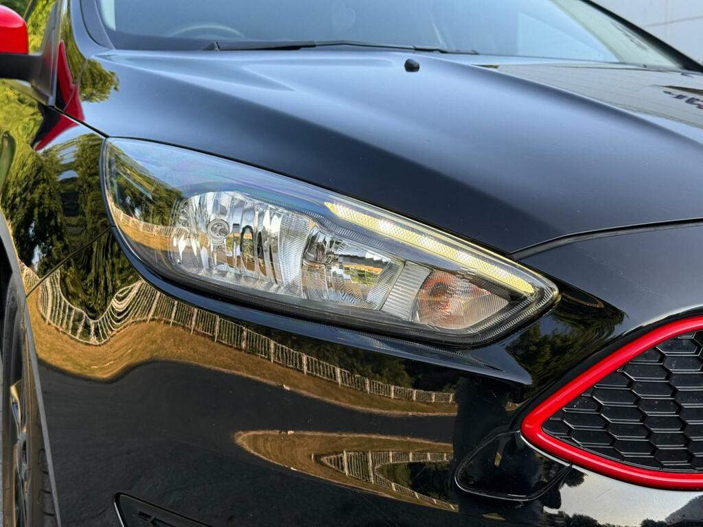 Ford Focus 1.0T Ecoboost Titanium Red #35