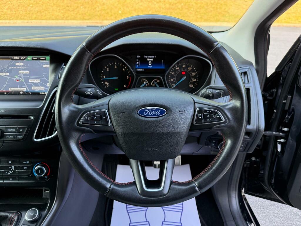 Ford Focus 1.0T Ecoboost Titanium Red #56