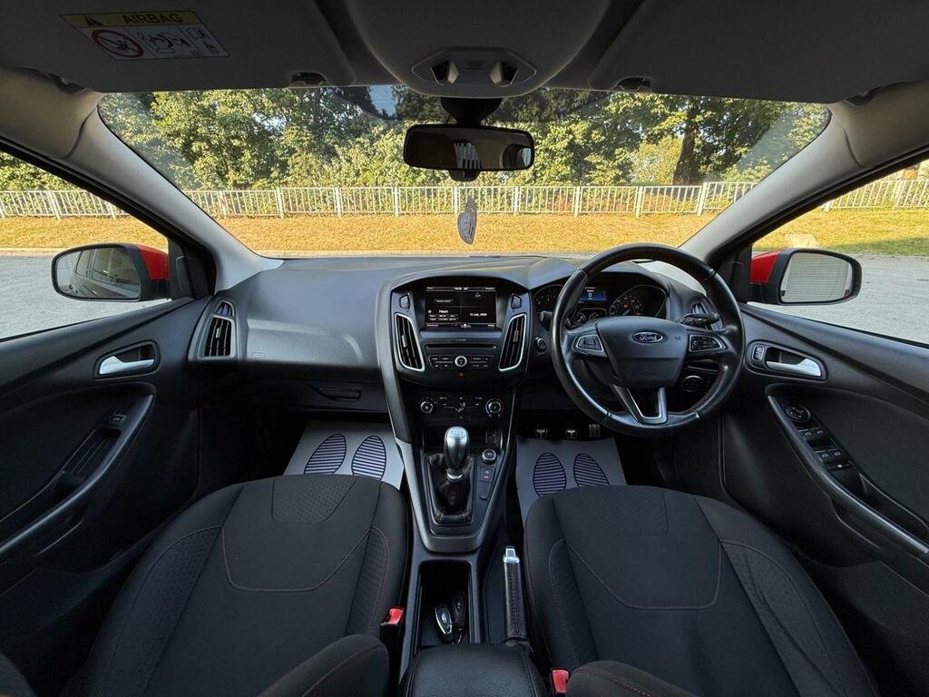 Ford Focus 1.0T Ecoboost Titanium Red #42