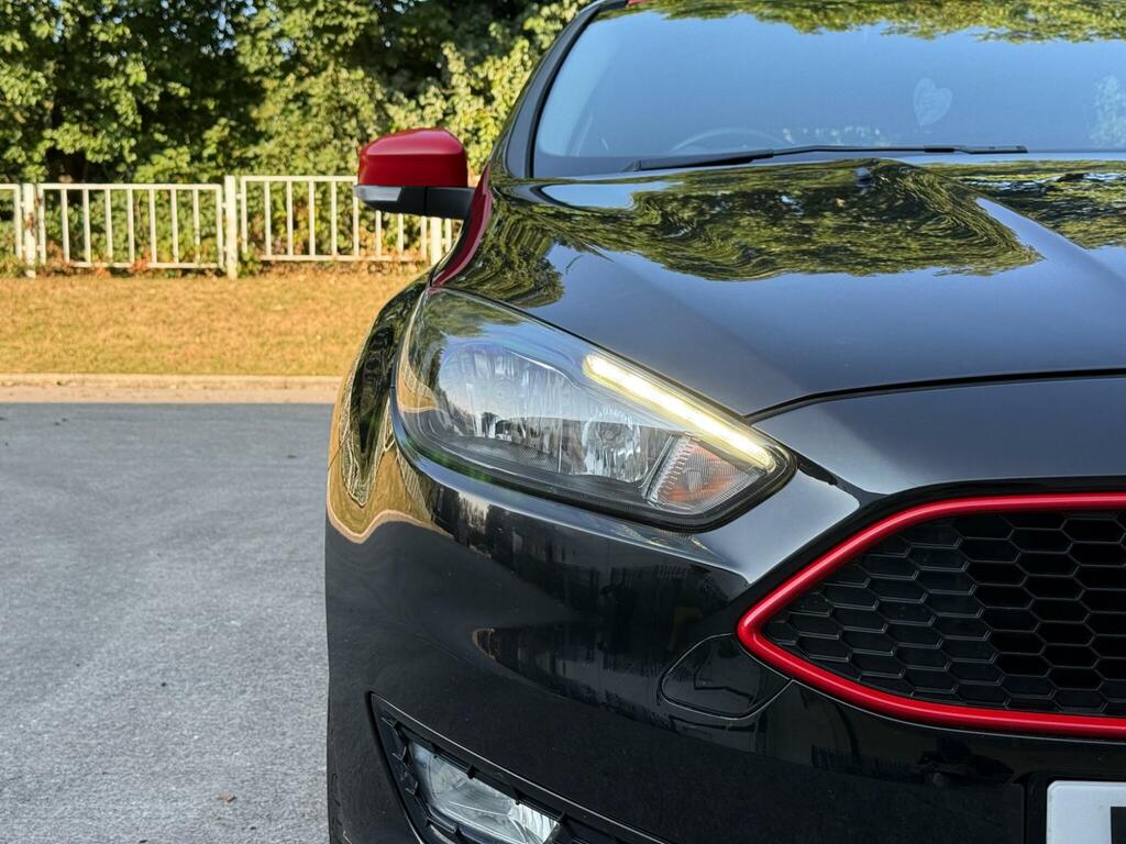 Ford Focus 1.0T Ecoboost Titanium Red #13