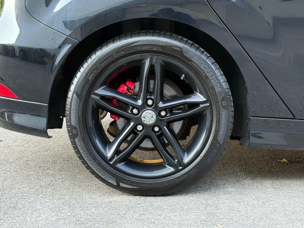 Ford Focus 1.0T Ecoboost Titanium Red #33