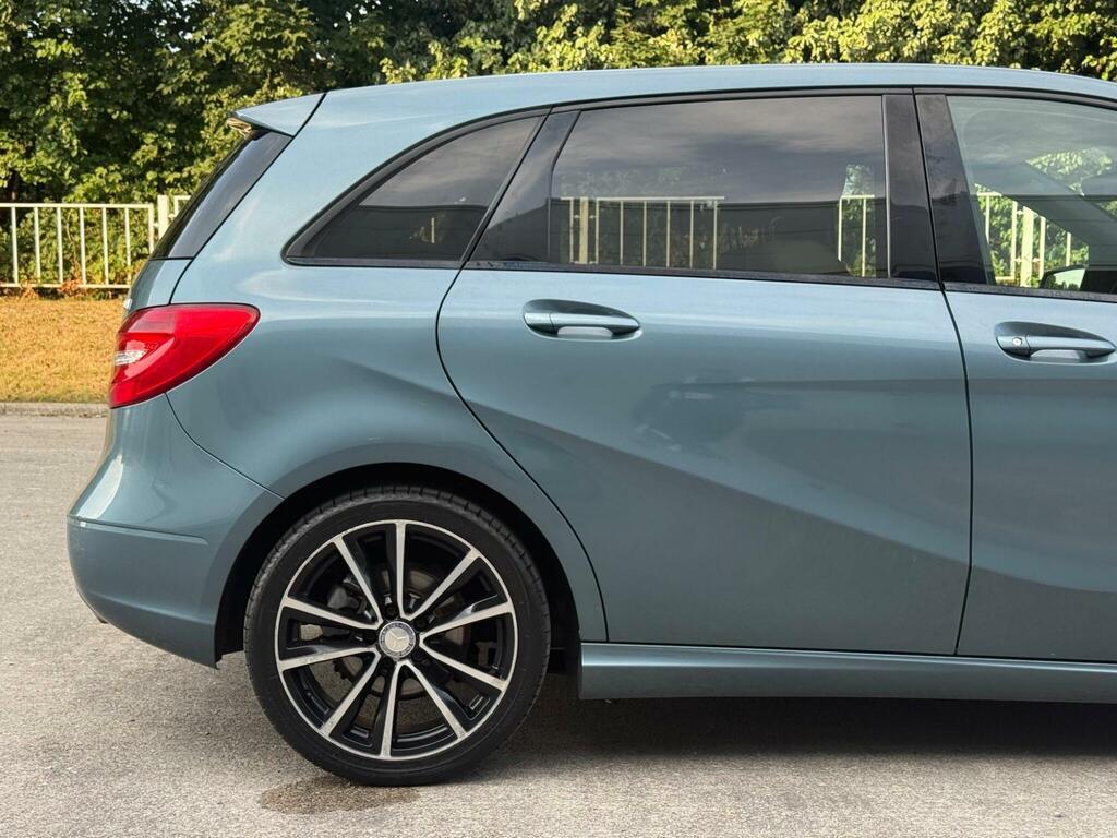 Mercedes-Benz B Class Blueefficiency Se Red #29