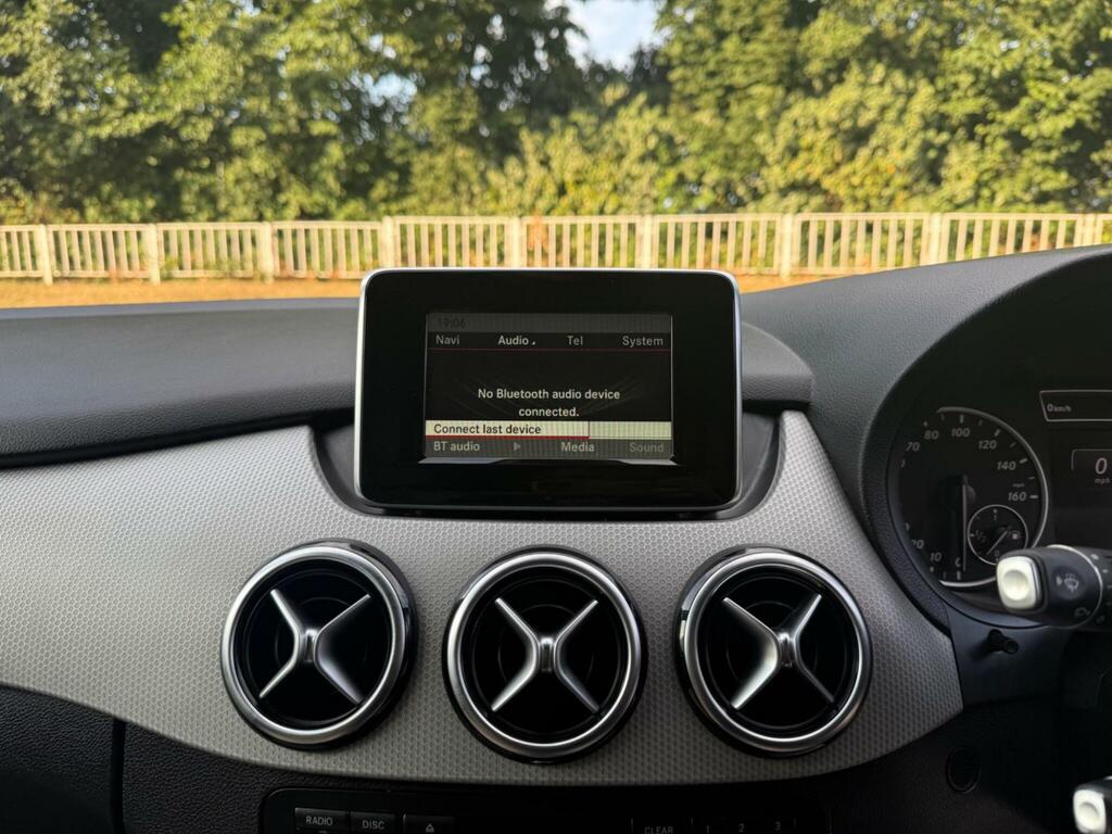 Mercedes-Benz B Class Blueefficiency Se Red #46