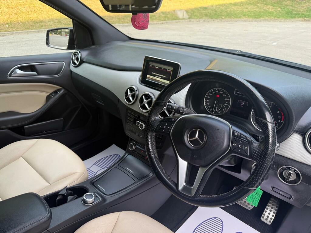 Mercedes-Benz B Class Blueefficiency Se Red #73