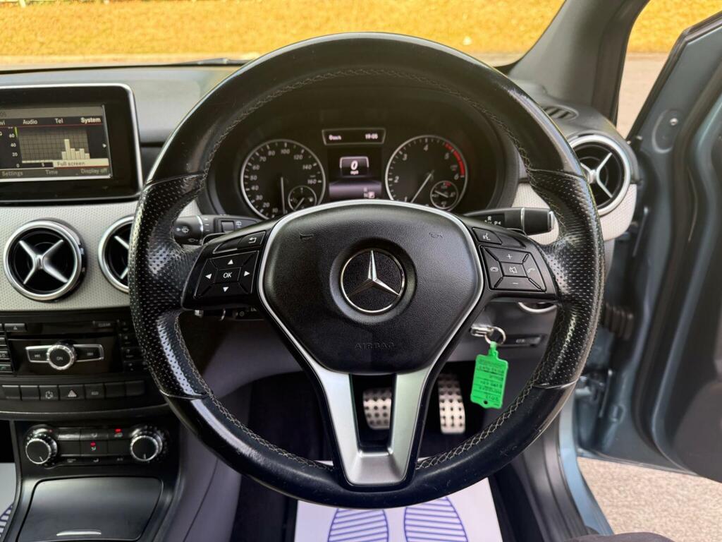 Mercedes-Benz B Class Blueefficiency Se Red #51
