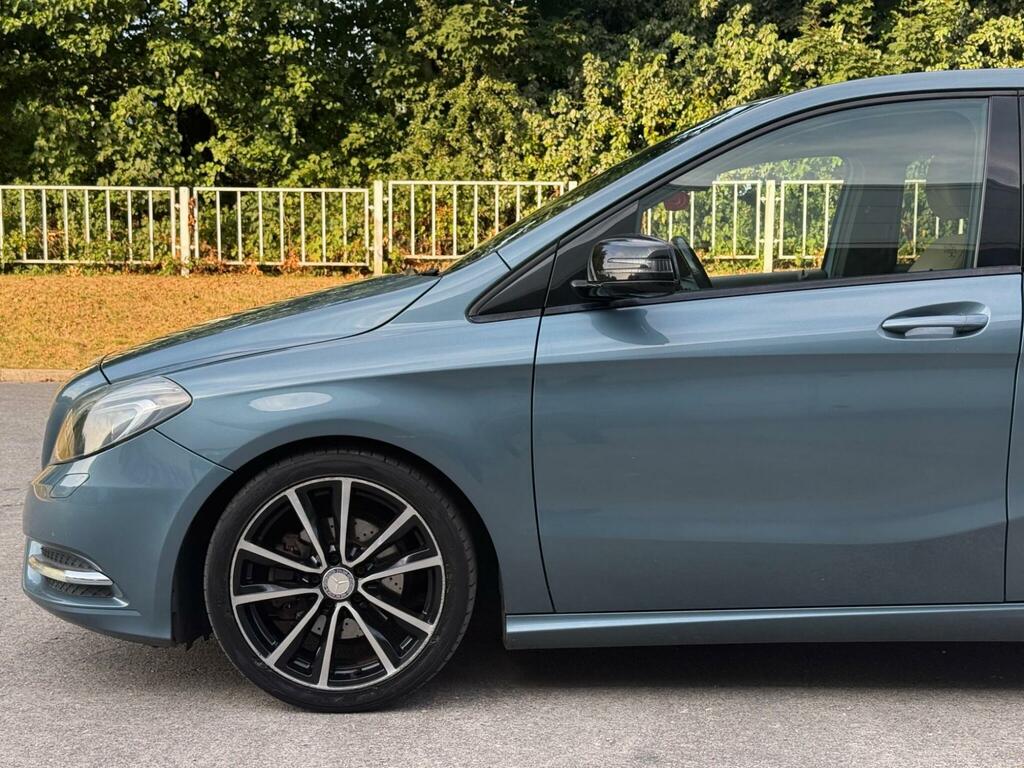 Mercedes-Benz B Class Blueefficiency Se Red #27