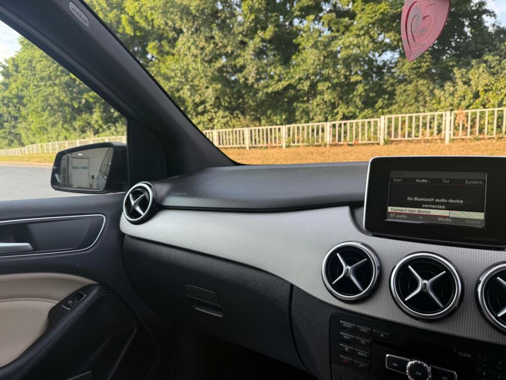 Mercedes-Benz B Class Blueefficiency Se Red #50