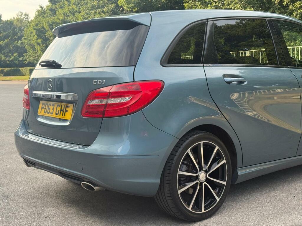 Mercedes-Benz B Class Blueefficiency Se Red #17