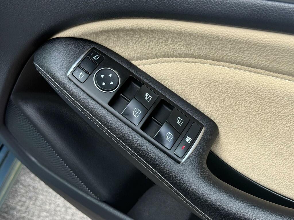Mercedes-Benz B Class Blueefficiency Se Red #63