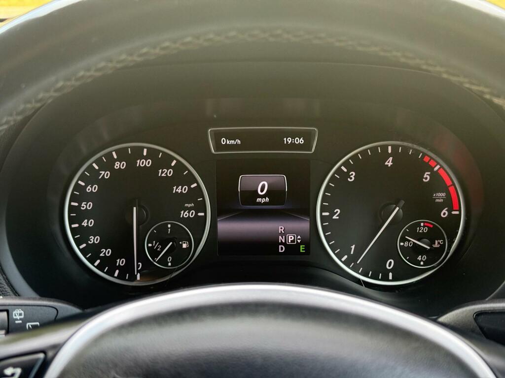 Mercedes-Benz B Class Blueefficiency Se Red #56