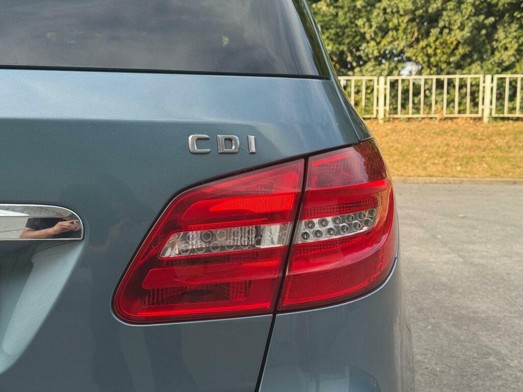 Mercedes-Benz B Class Blueefficiency Se Red #24