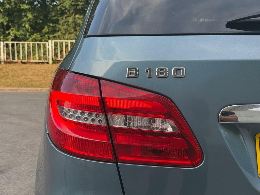 Mercedes-Benz B Class Blueefficiency Se Red #23