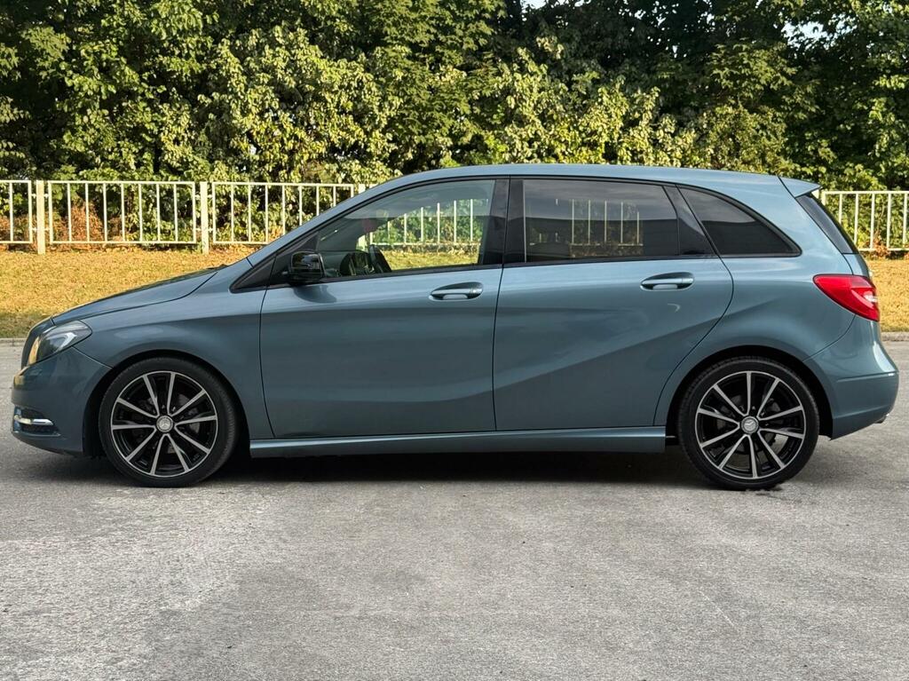 Mercedes-Benz B Class Blueefficiency Se Red #26